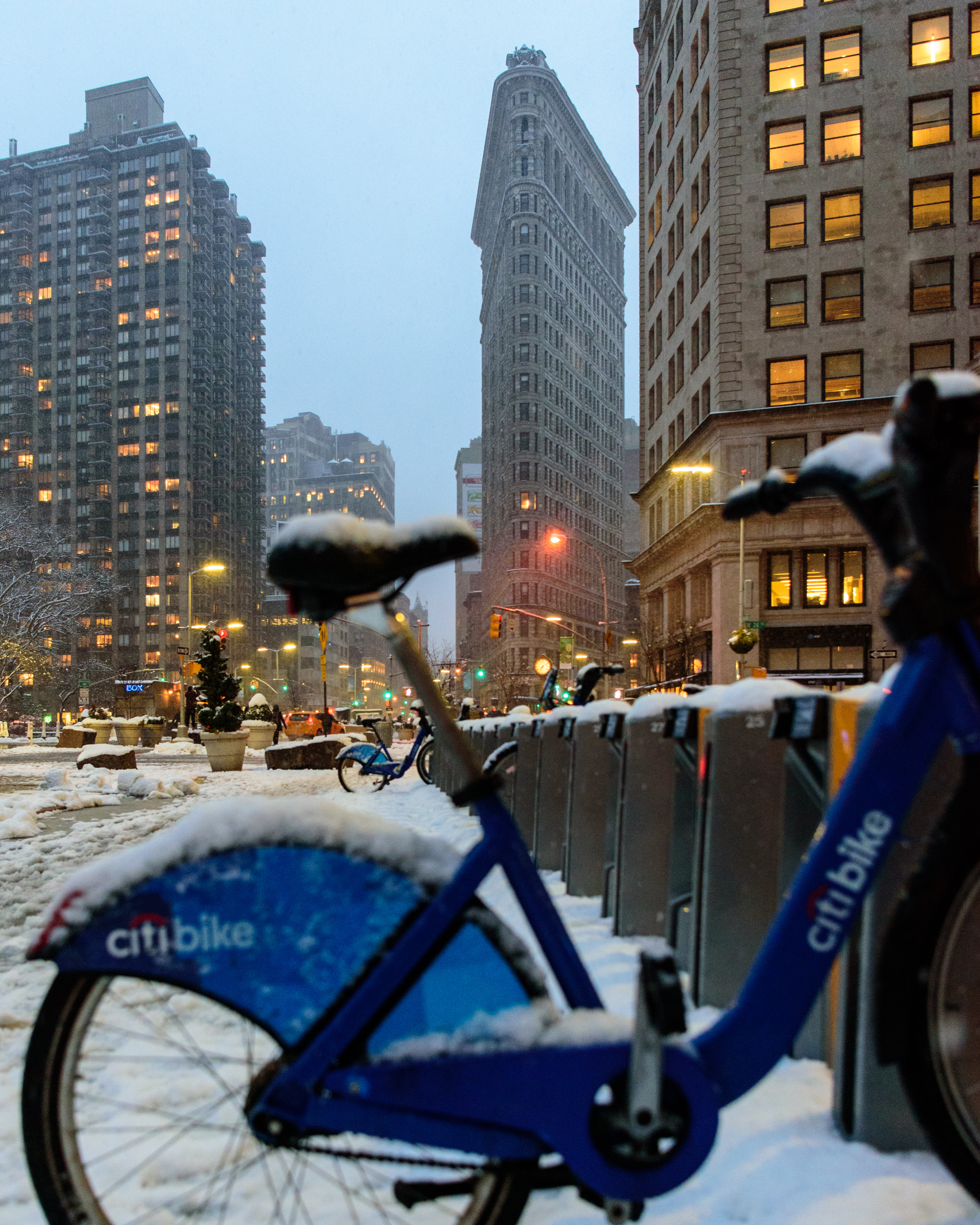Location: Broadway and W. 25th Street (Flatiron District)