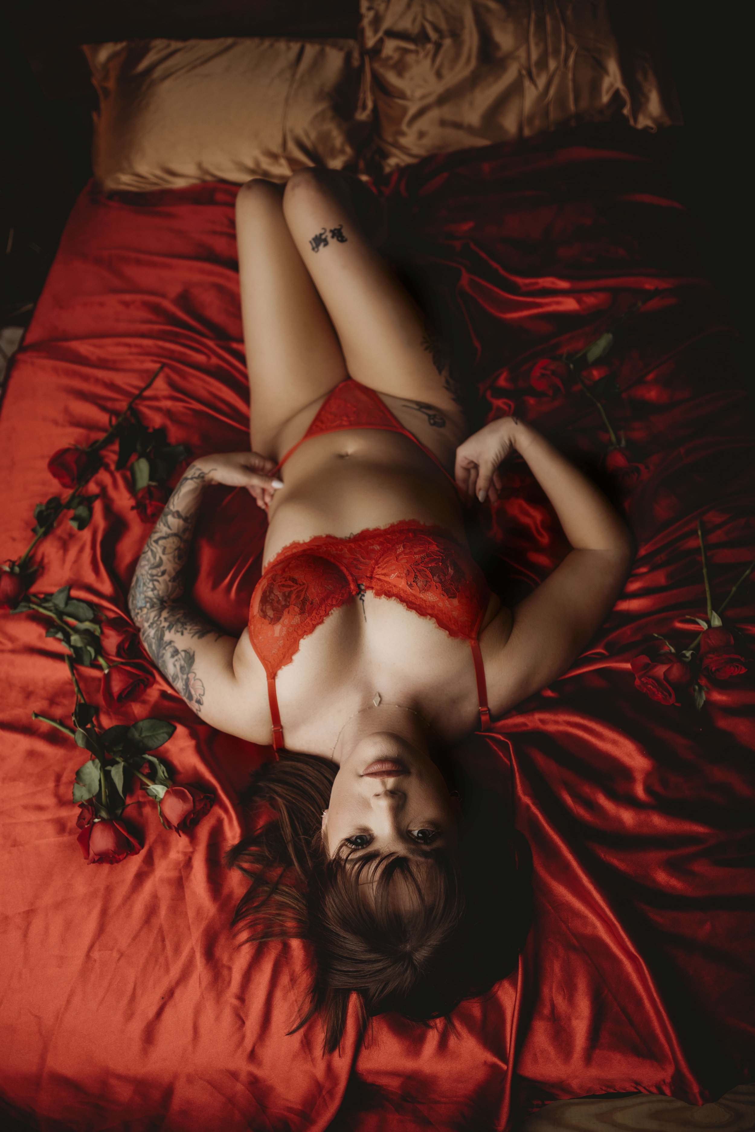DAYS OF LOVE | BOUDOIR VALENTINE'S DAY PHOTOSHOOT