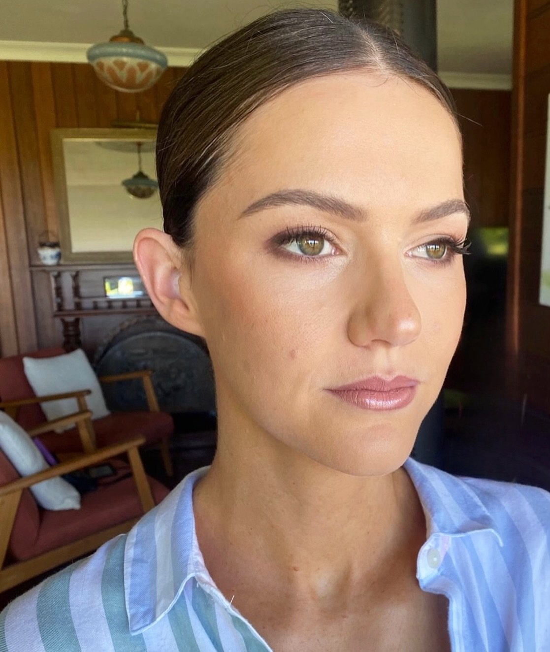 LOREN: Neutral, soft and timeless - bridal elegance at its best.