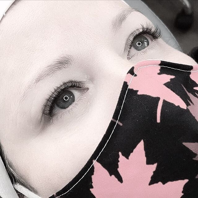 I&rsquo;m diggin the masked photos🍁 #cuzcovid #lashedandhappy #classiclashes #lashartisan #lashartisanlashes #winnipeglashes #lashesofinstagram #lashboss #lashtings #thelashroomywg