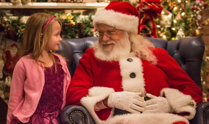 Edmonds_holidays_santa_canarino.jpg