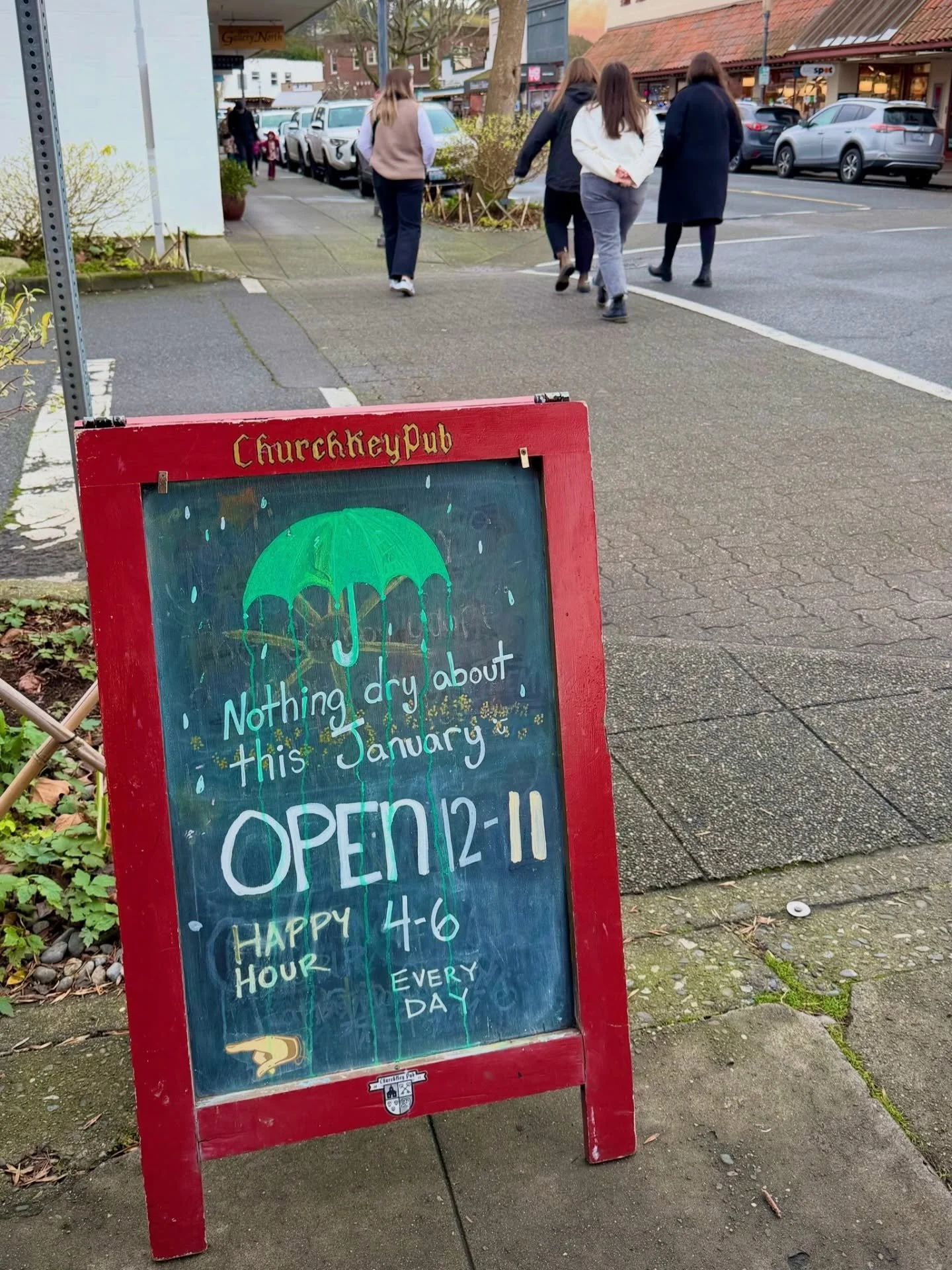 The @churchkeypub sign always makes us smile. Whether you&rsquo;re embracing a dry January or not, Edmonds bars, restaurants and cafes are a great place to warm up! Find a full list in our bio link.

#edmondsdowntown #drinklocal