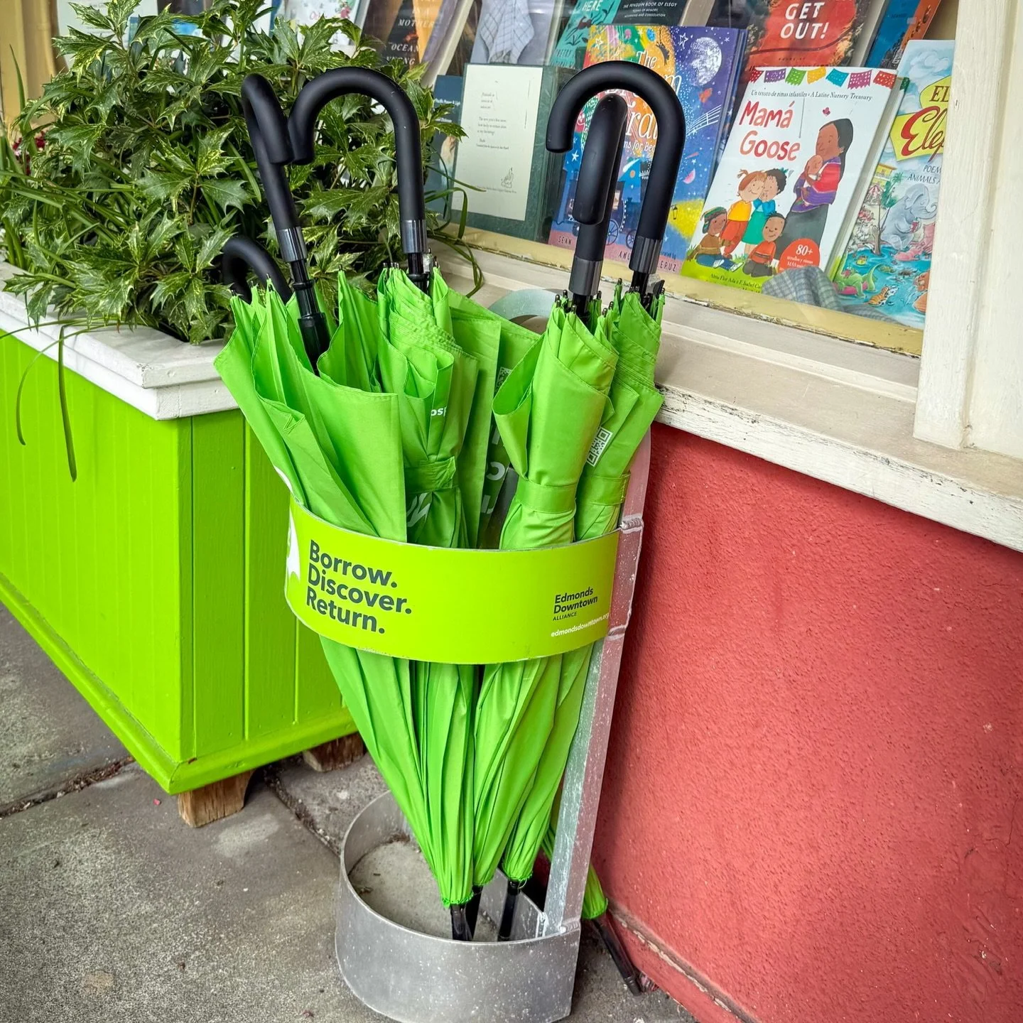 Raindrops don&rsquo;t have to fall on your head in Downtown Edmonds! Ed!&rsquo;s bright green courtesy umbrellas are all around town for you to use as you run around. Just drop it back in a bin when you&rsquo;re done for the next person (even though 