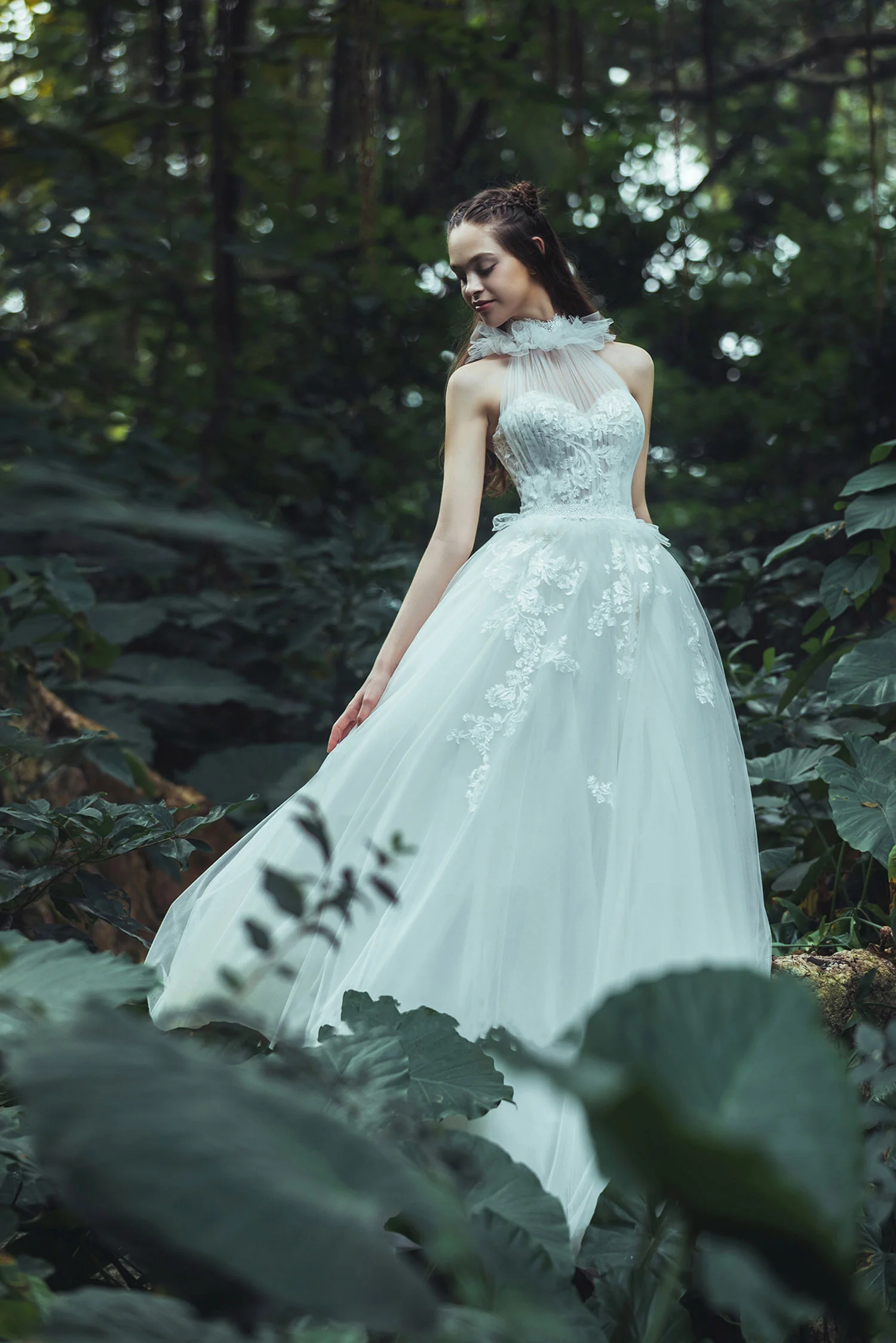 halter-neckline-corset-wedding-dress.jpg