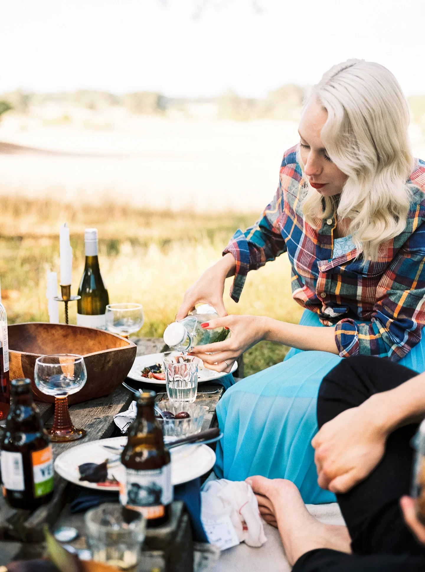 forest-picnic-with-friends-inspire-styling-hanke-arkenbout-photography-13.jpg