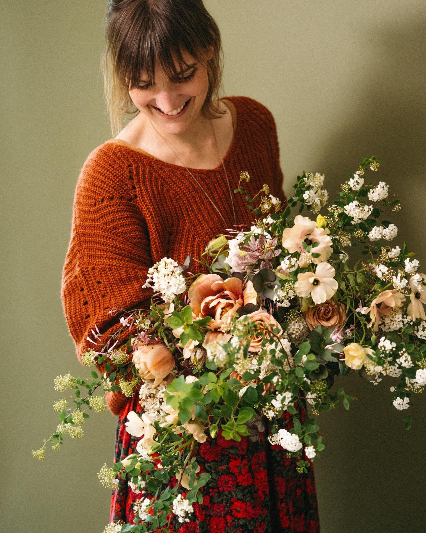 For all the new faces around here.. hi! This is me, Anne 👋🏻

I&rsquo;m a floral artist and educator based in the Netherlands. And I&rsquo;m the very real person behind this account. I don&rsquo;t use AI, chatbots or any other gadgets/people, it&rsq