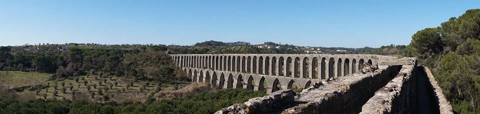L’Aqueduc des Pegões est situé à l’extérieur de Tomar