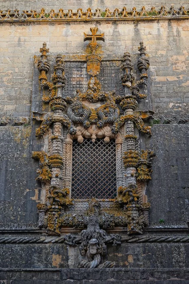 Cette façade est un lieu à absolument voir et visiter quand on se rend à Tomar