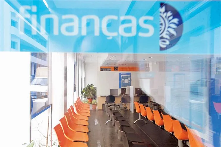 Des dizaines de milliers de contribuables reçoivent une amende pour ne pas avoir adhéré à Via CTT au Portugal