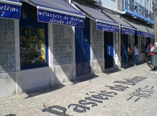 The historic bakery Pastéis de Belém will be a pleasure for your mouth