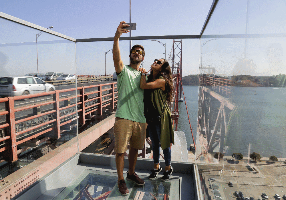Elevator and panoramic view of the Pont du 25 Avril will give you an amazing view on the river