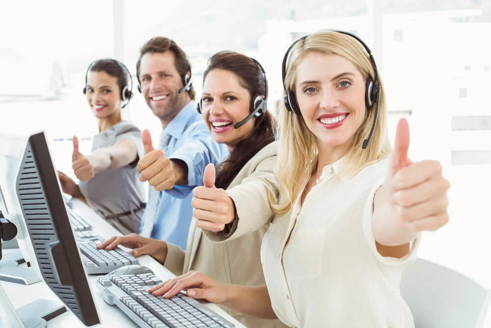 Rassurez-vous, travailler en call center ne vous donnera pas cet air niais