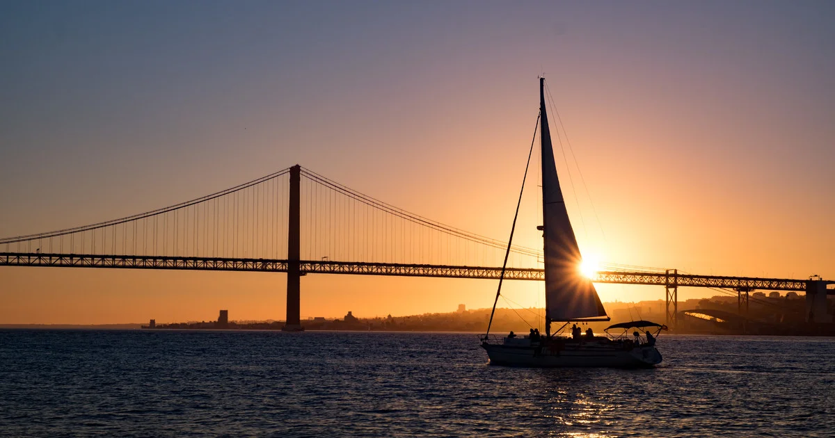 Cruising Tagus at sunset is a fantastic experience