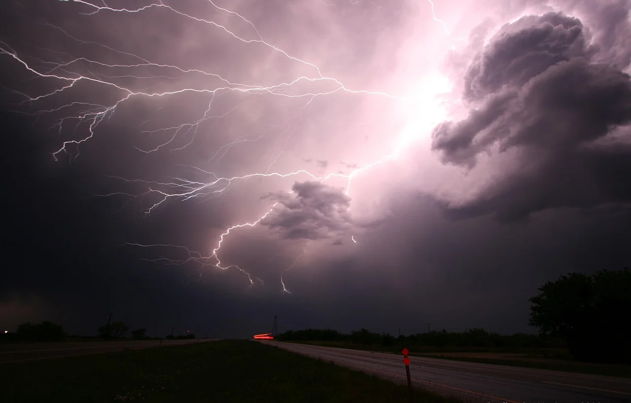 Orange alert for rain, hail and violent storms in 5 regions in Portugal