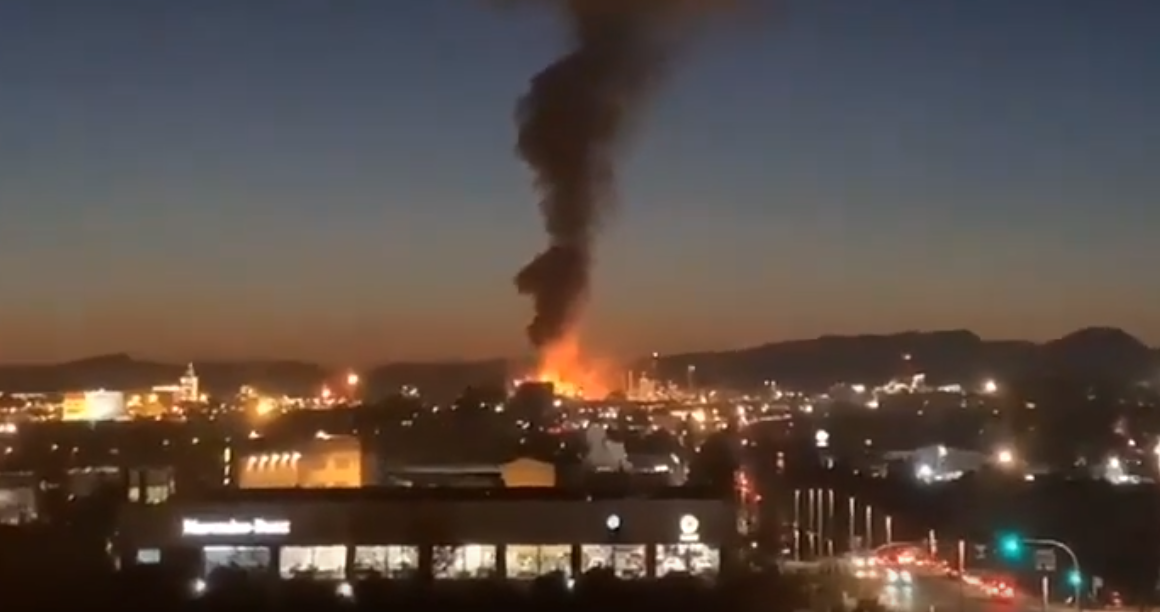 Énorme explosion dans le nord-est de l'Espagne : 1 mort, 1 disparu, 8 blessés et alerte urgence chimique déclenchée