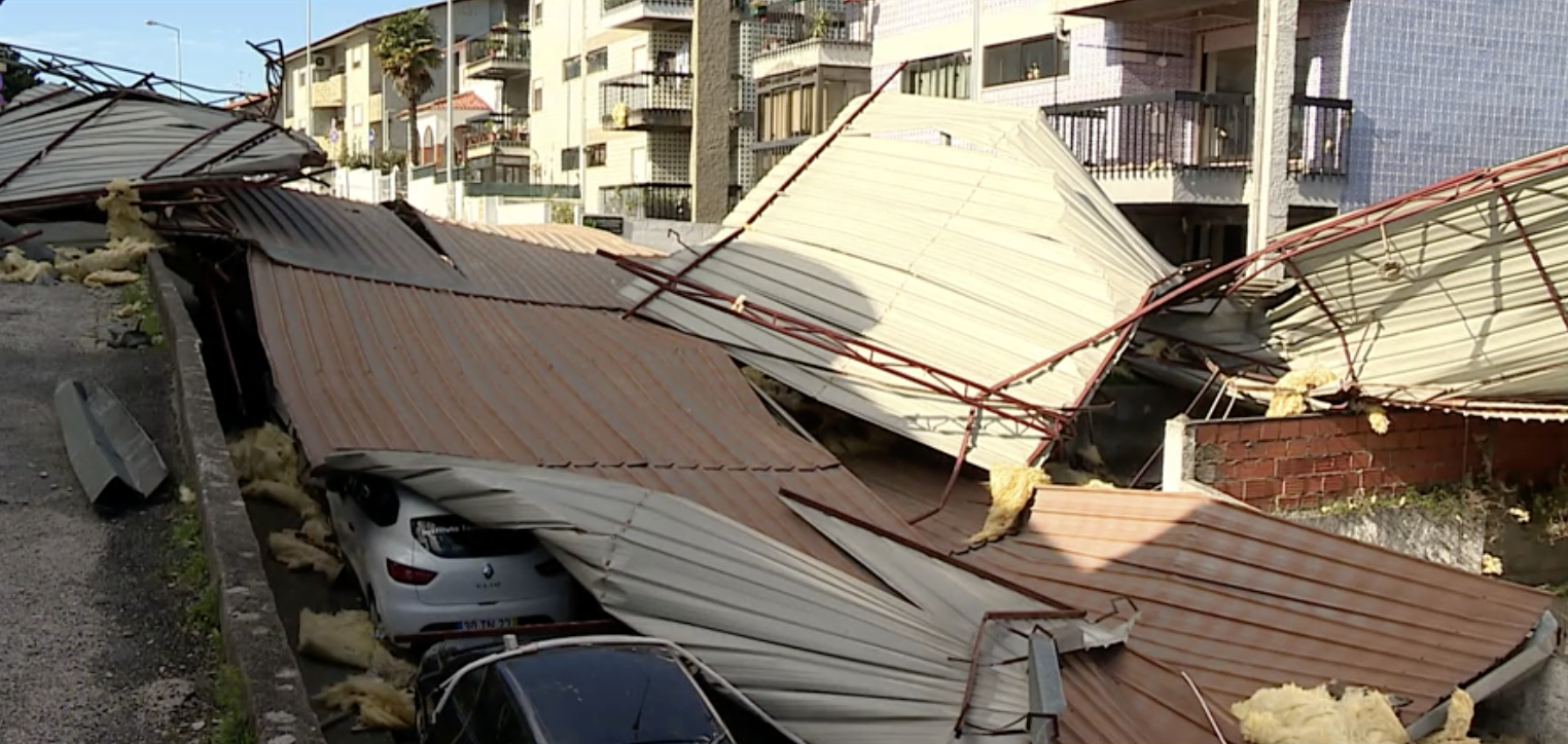 Storm Gloria : 4 districts under wind alert in Portugal, Coimbra devastated and 4 dead in Spain under maximum alert