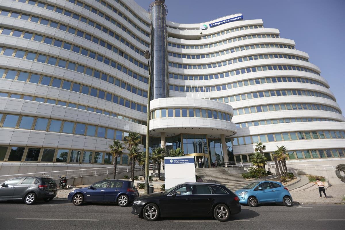 5 employees of Teleperformance Lisbon infected with coronavirus, management accused to hide facts for several days