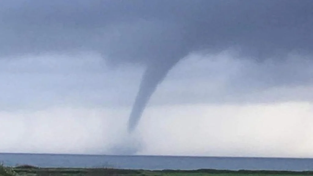Impressive waterspouts in Sesimbra and Viana do Castelo