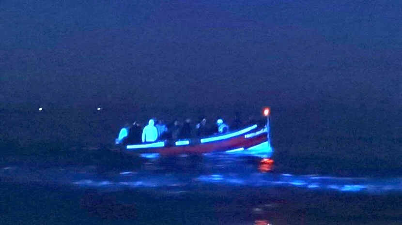 A boat with 22 migrants intercepted on the beach of Vale do Lobo, in the Algarve