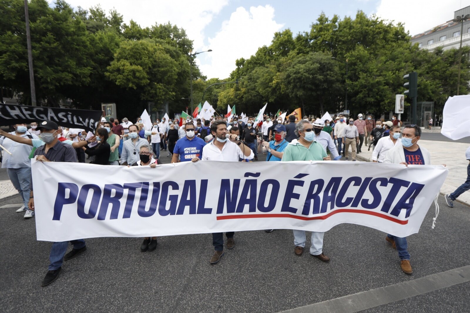 La manifestation "Le Portugal n'est pas raciste" organisée par... l'extrême-droite, réuni plus de 1.000 personnes