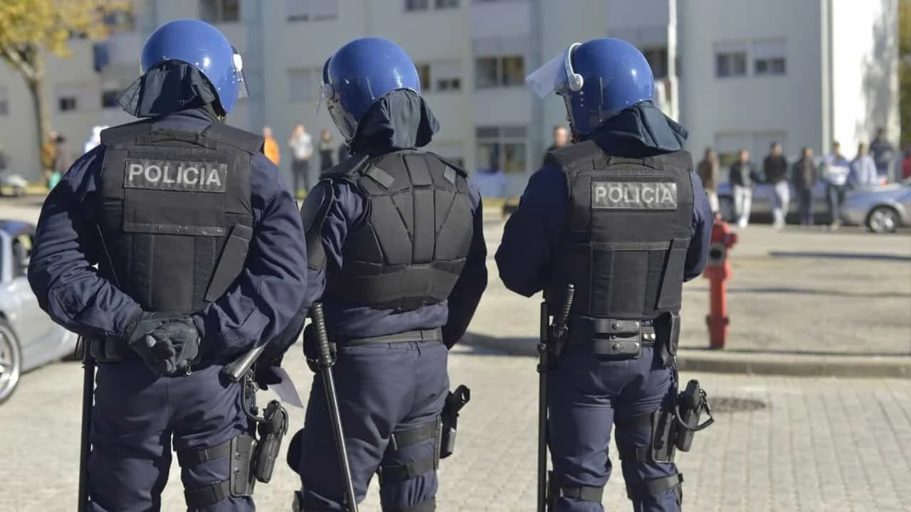 Émeute à l'aéroport de Porto : 11 migrants arrêtés, les installations de la SEF détruites et intervention de l'unité spéciale de la police