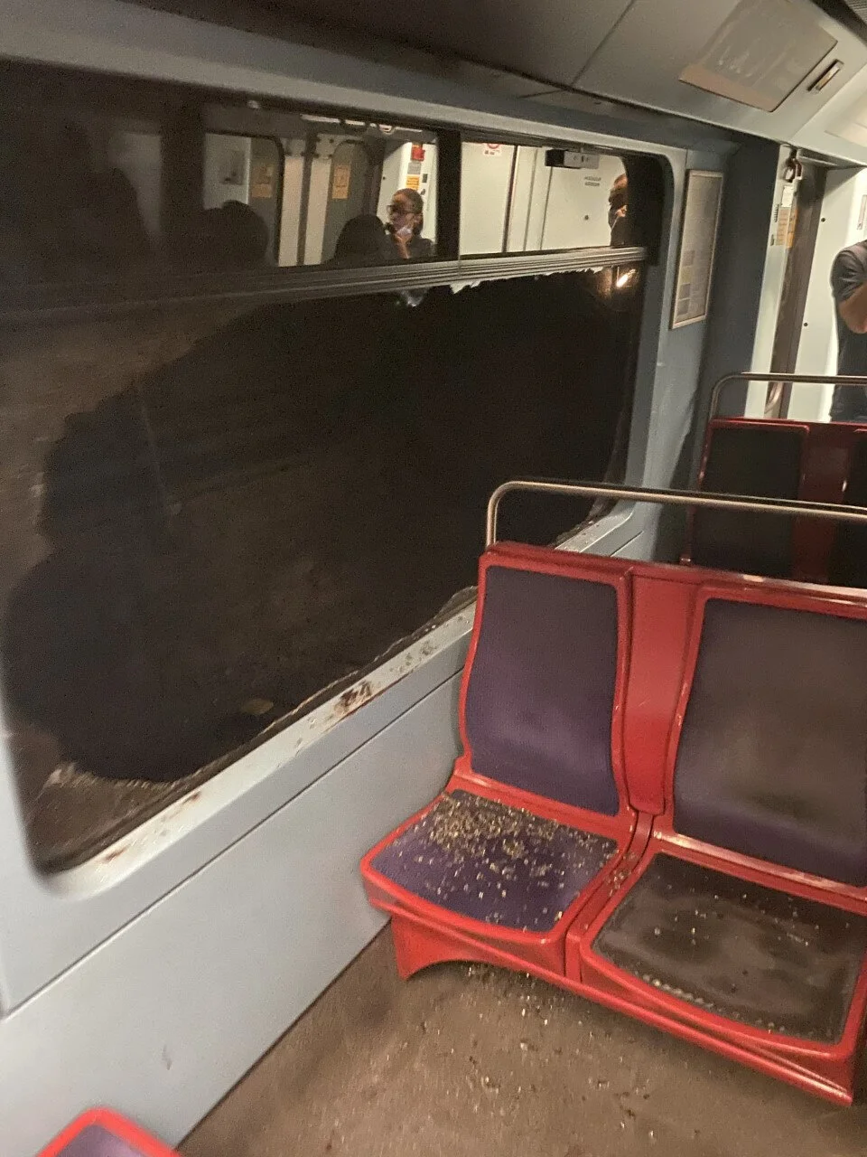 Effondrement du plafond du métro de Lisbonne sur la ligne bleue : 4 blessés, la ligne fermée pendant 2 jours