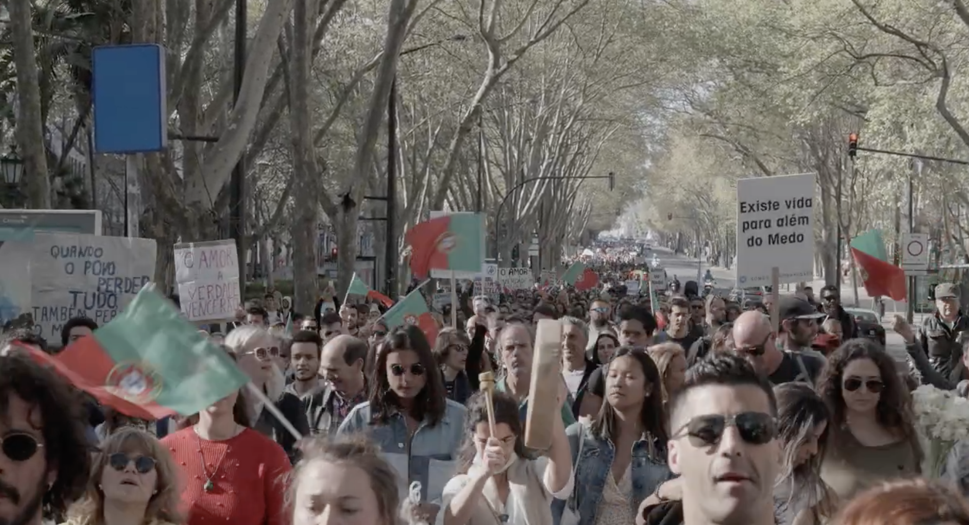 3.000 personnes ont manifesté à Lisbonne contre les restrictions anti-covid