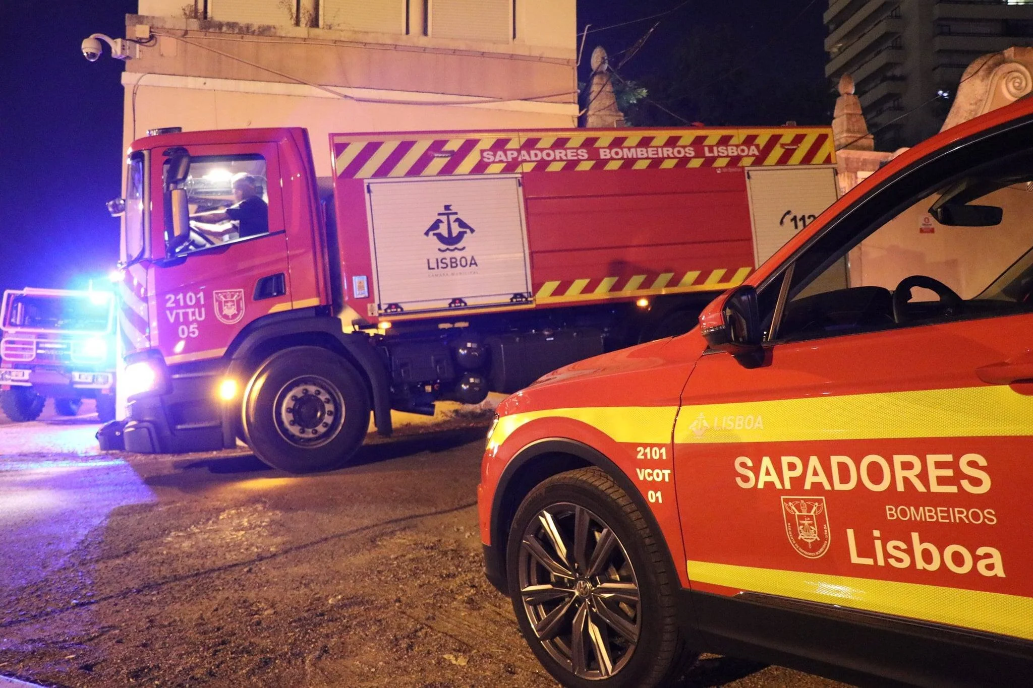 2 morts et 11 blessés dans un incendie à Lisbonne, rue Morais Soraes