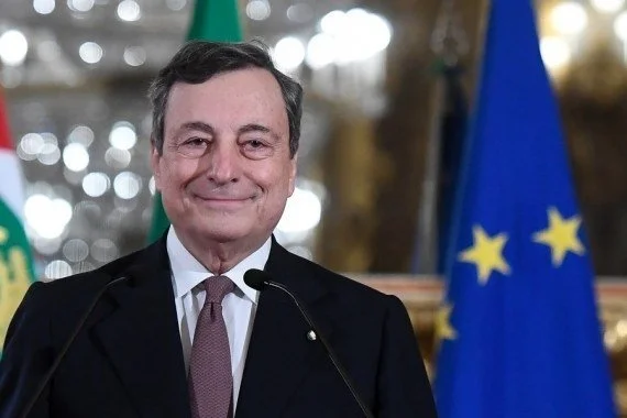 Mario Draghi démissionne du poste de Premier Ministre, le Président refuse