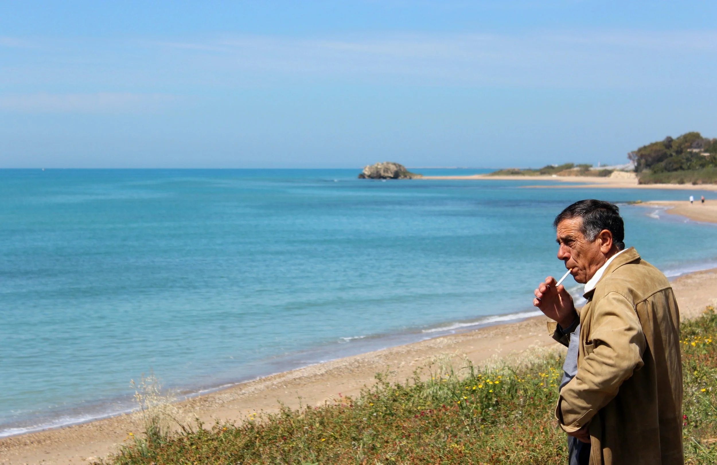Barcelone interdit la cigarette sur ses plages