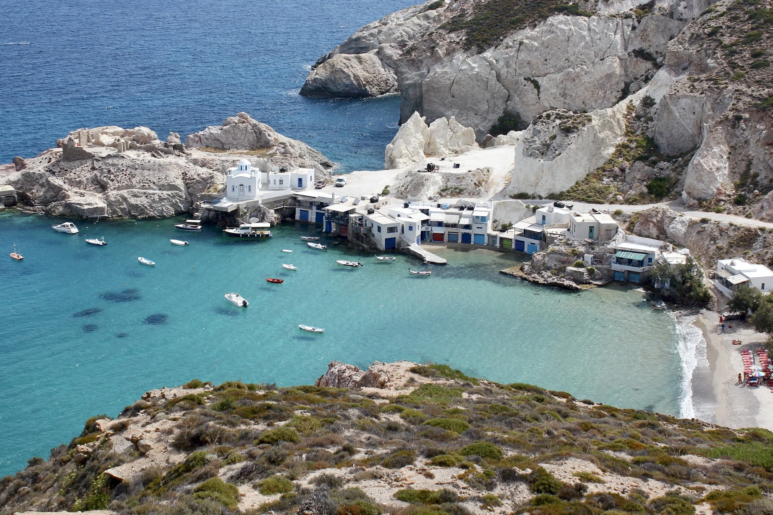 9 good reasons to live in the Cyclades