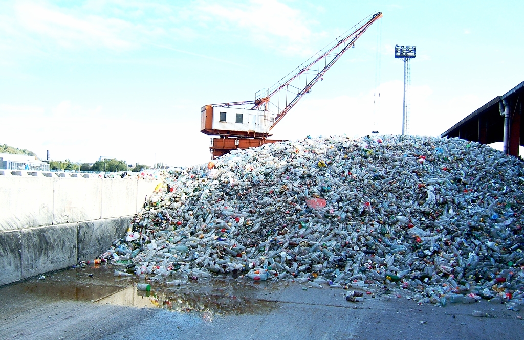 waste_bottles_by_LHOON.jpg