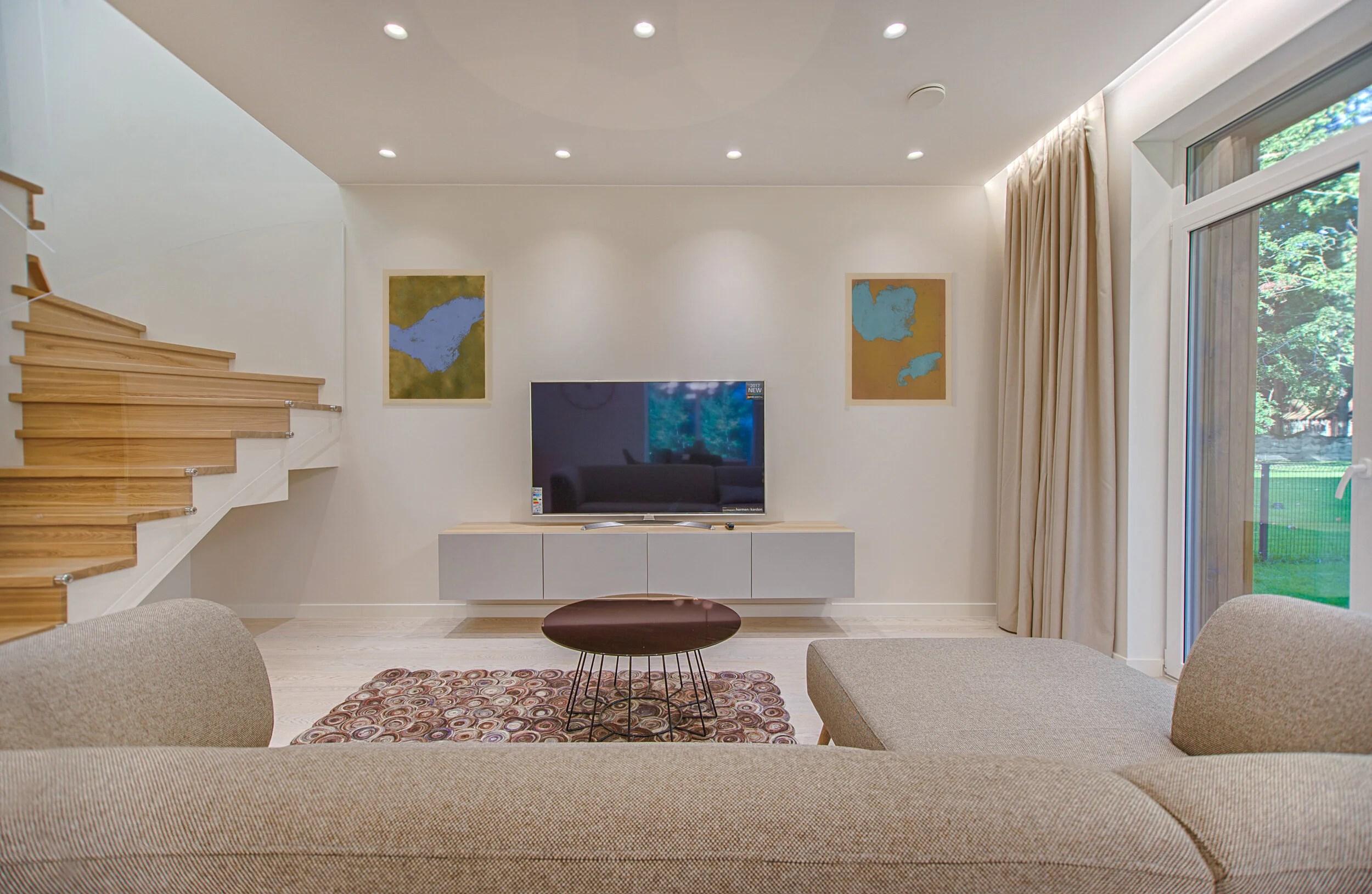 flat-screen-tv-1571458 copia.jpg