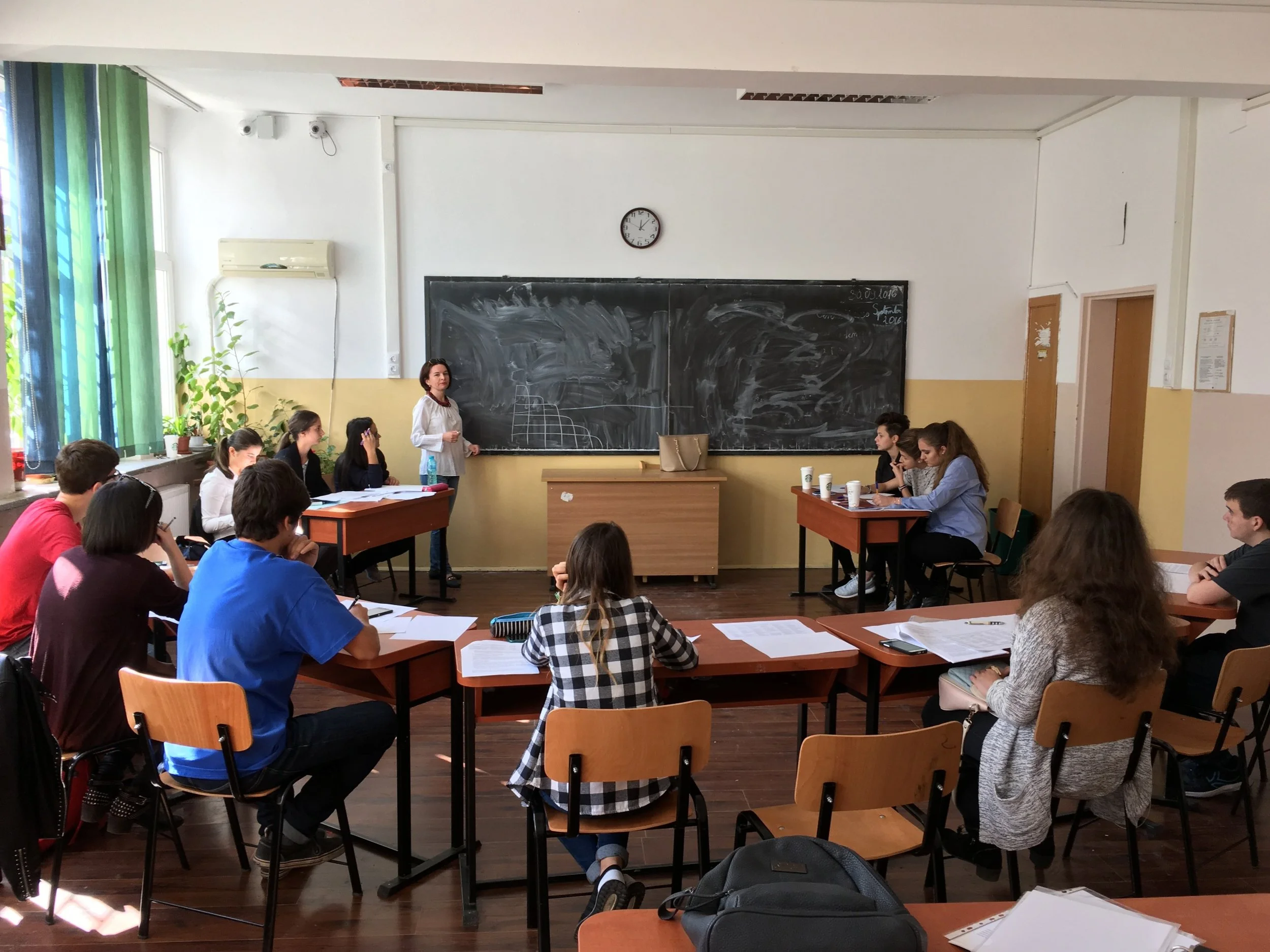 club-debate0-uai-2880x2160.jpg