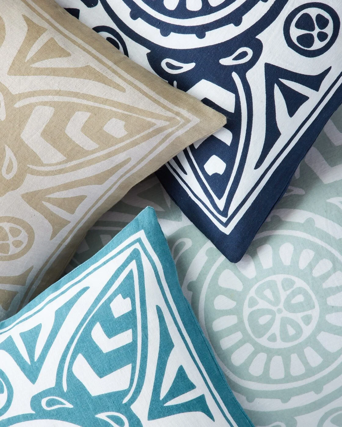 Dec_Pillow_Medallion_Group_MV_1408 copy_preview.jpeg