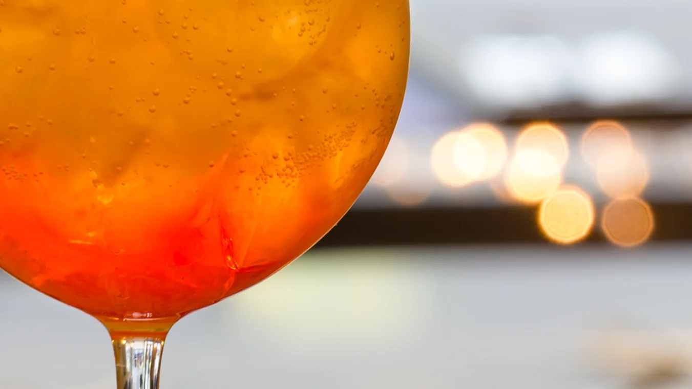 Cafe-Grande-Flat-Orange-Cocktail-detail-Websized.jpg