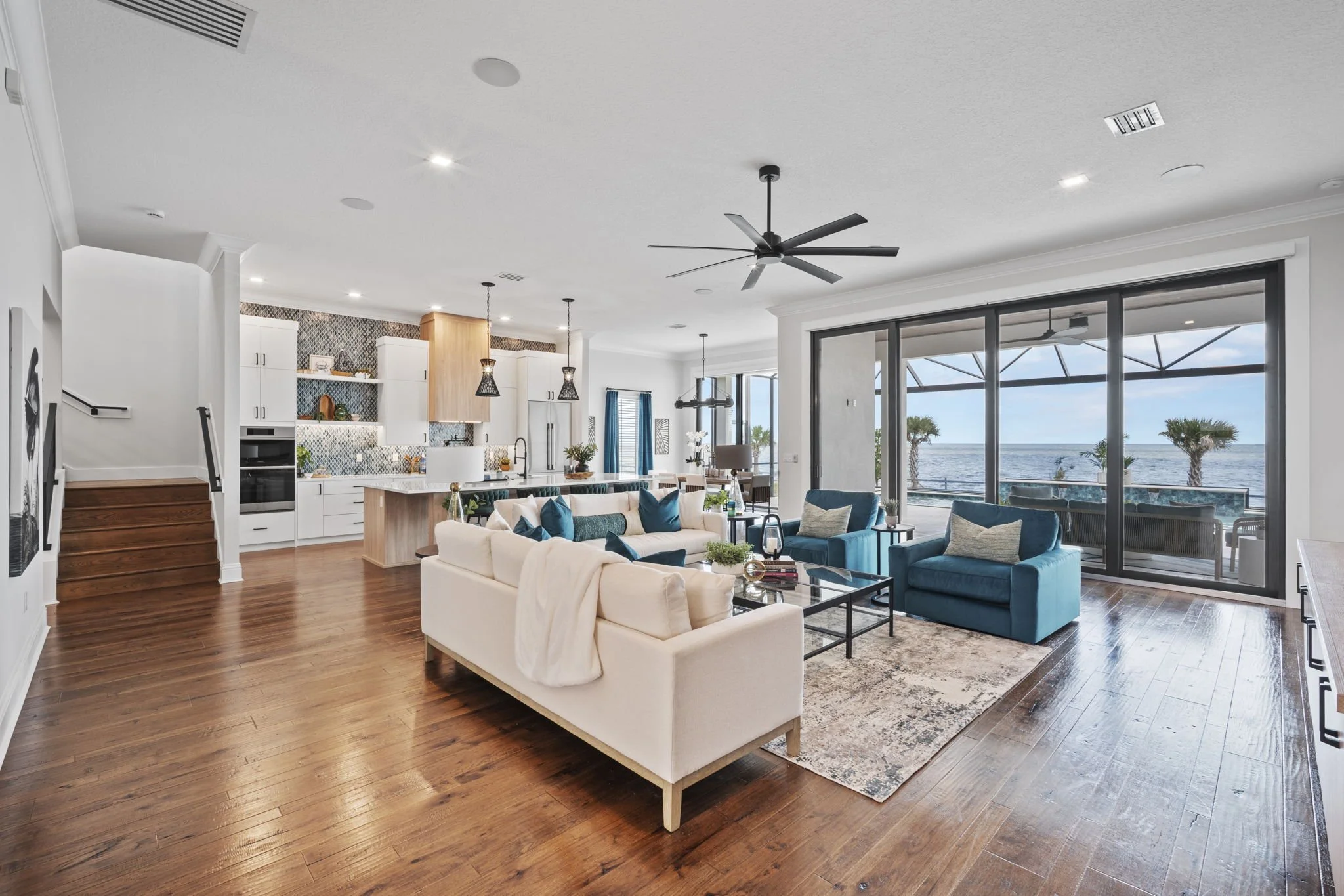 Valentina Interior3.jpg