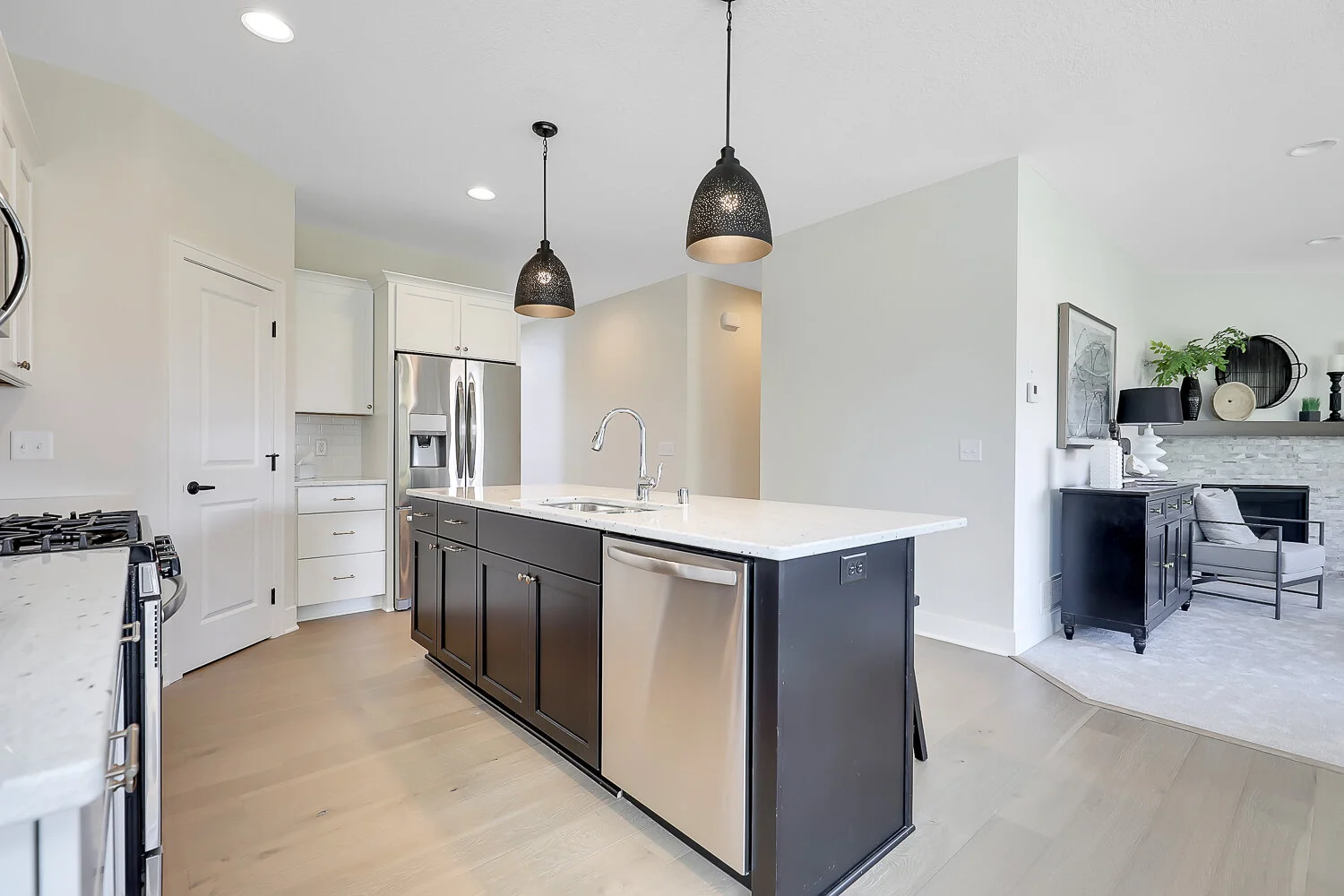 13230 Cadogan Way, Rosemount-10.jpg