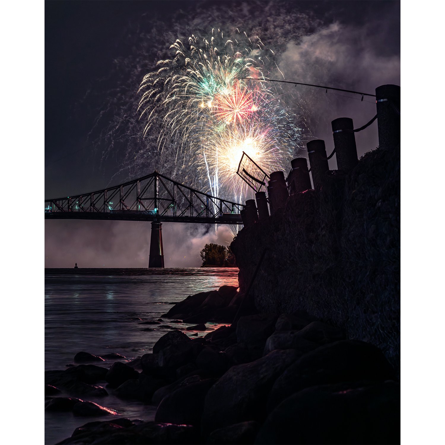 fireworks2_thumb.jpg