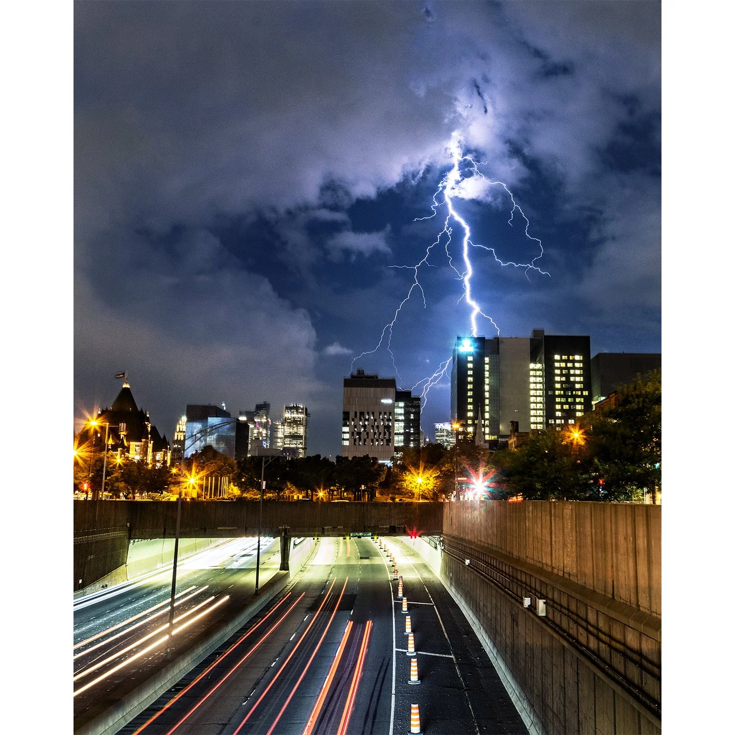 lightningskyline_thumb.jpg