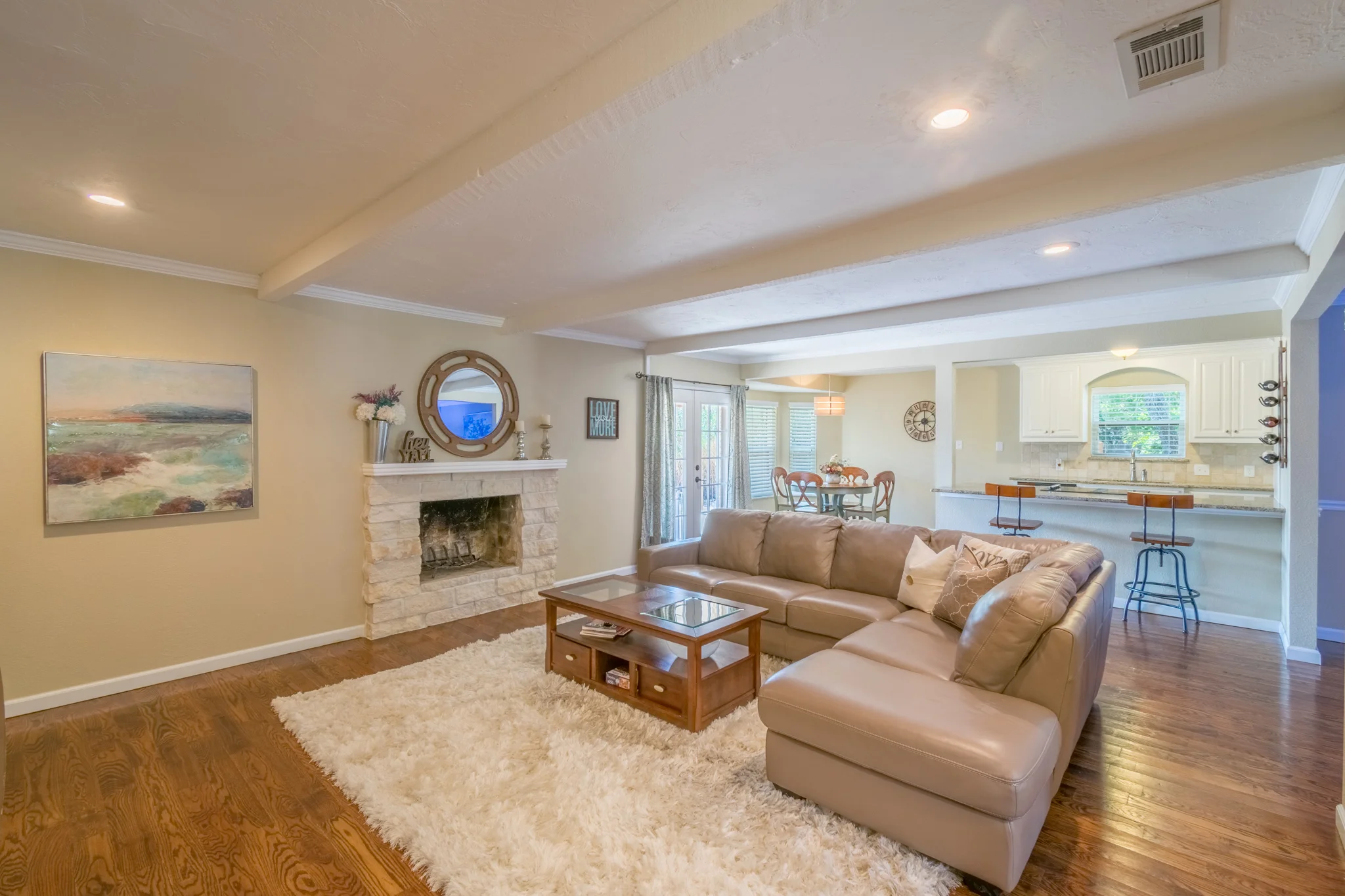 305OakValleyDr_HDR-10.jpg