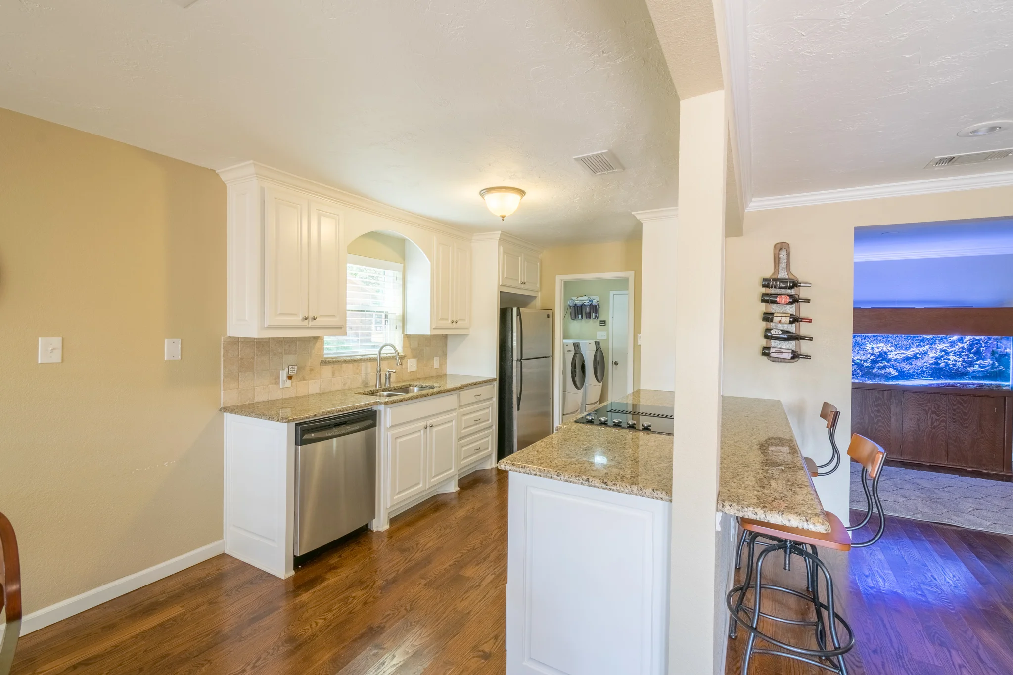 305OakValleyDr_HDR-27.jpg