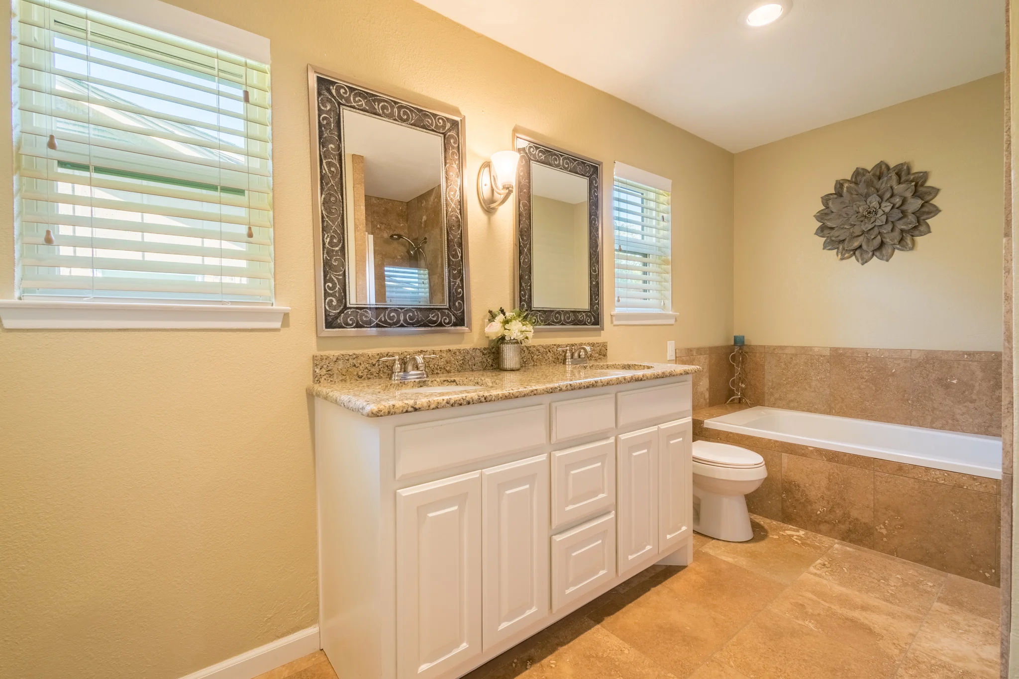 305OakValleyDr_HDR-34.jpg
