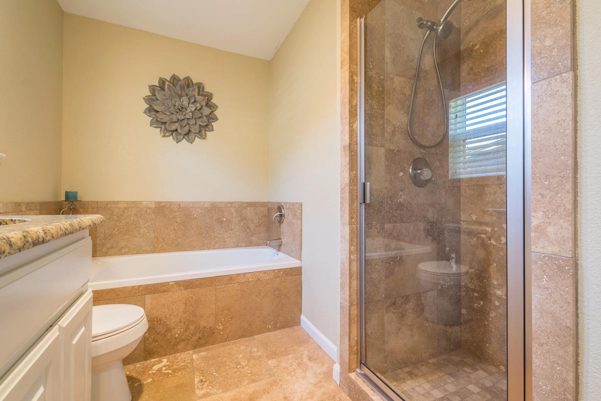 305OakValleyDr_HDR-35.jpg