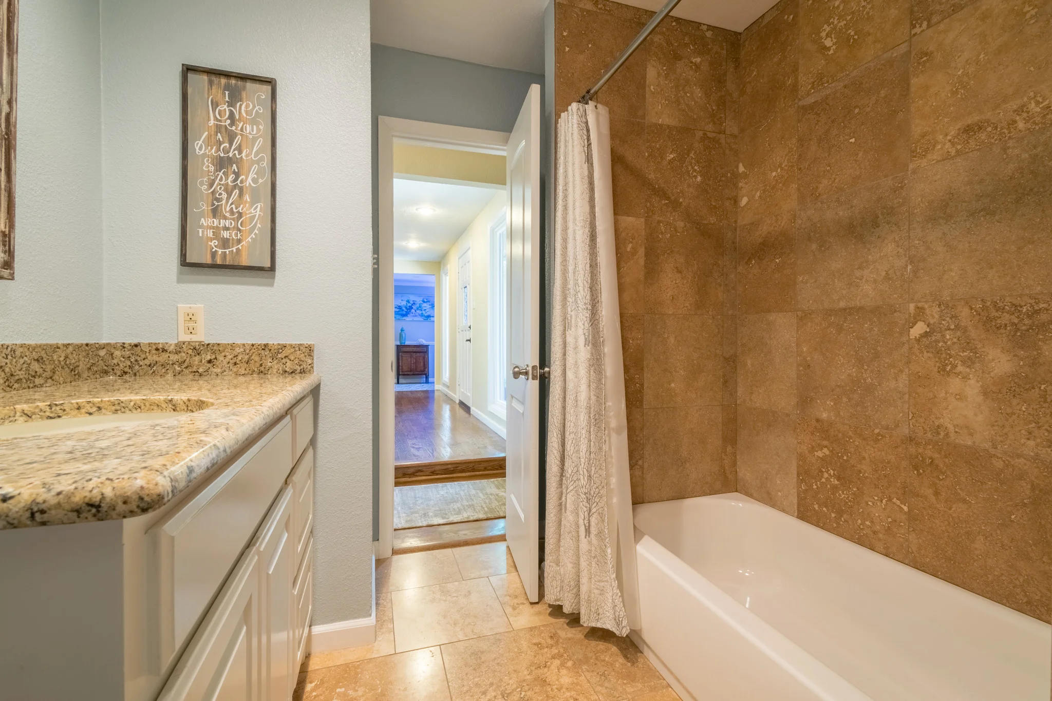 305OakValleyDr_HDR-42.jpg