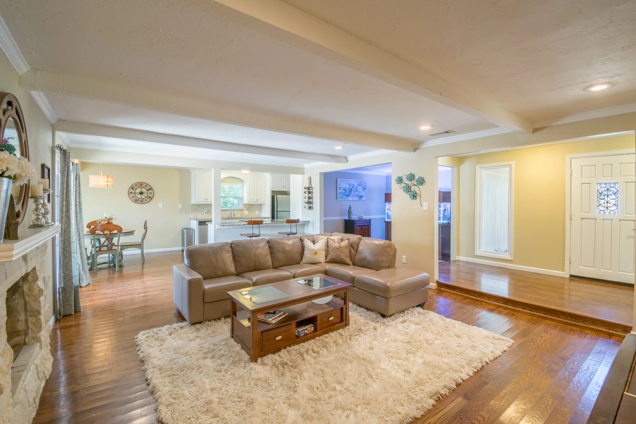 305OakValleyDr_HDR-11.jpg
