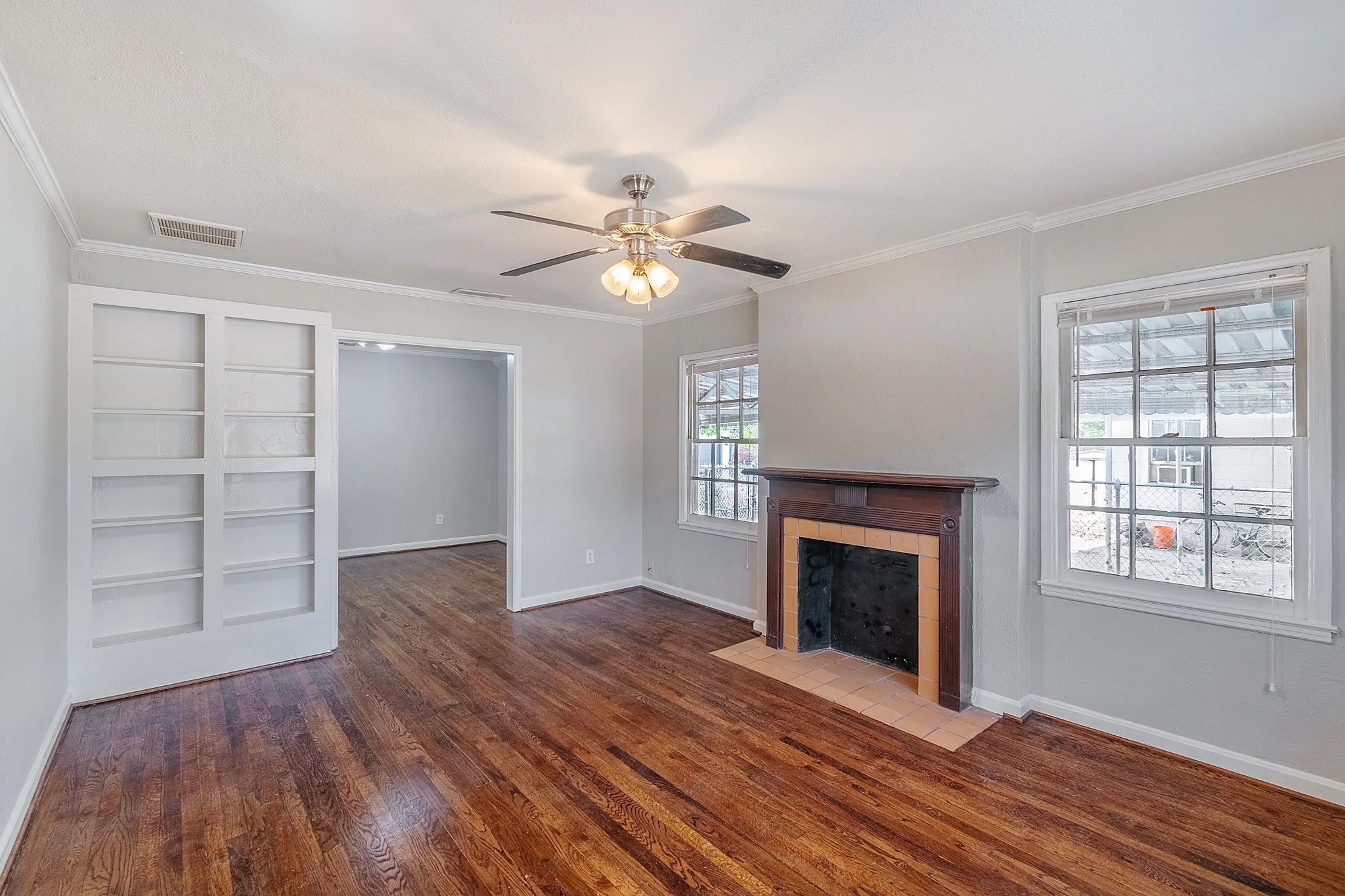 2320 Benbrook 5.jpg