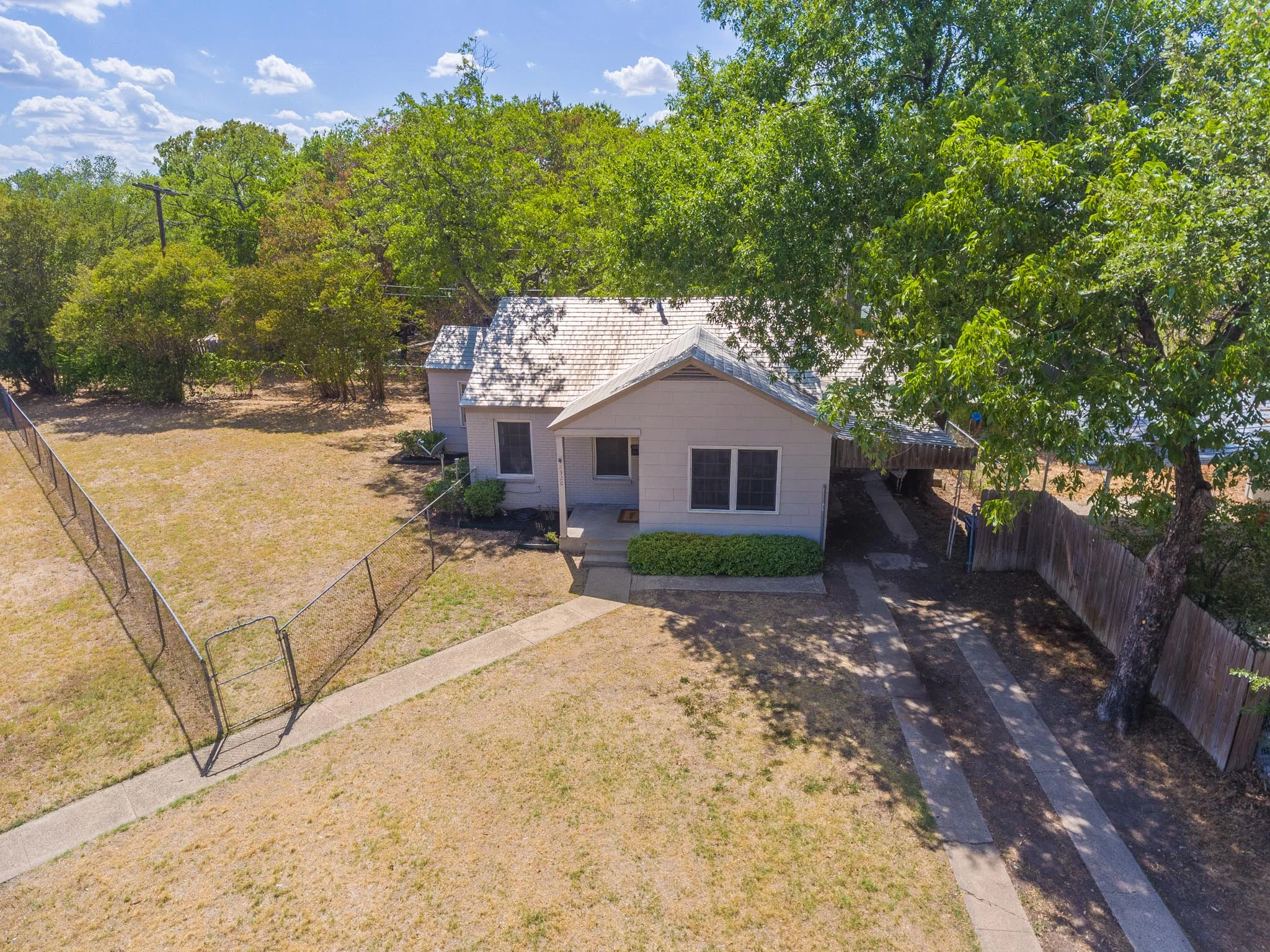 2320 Benbrook 13.jpg