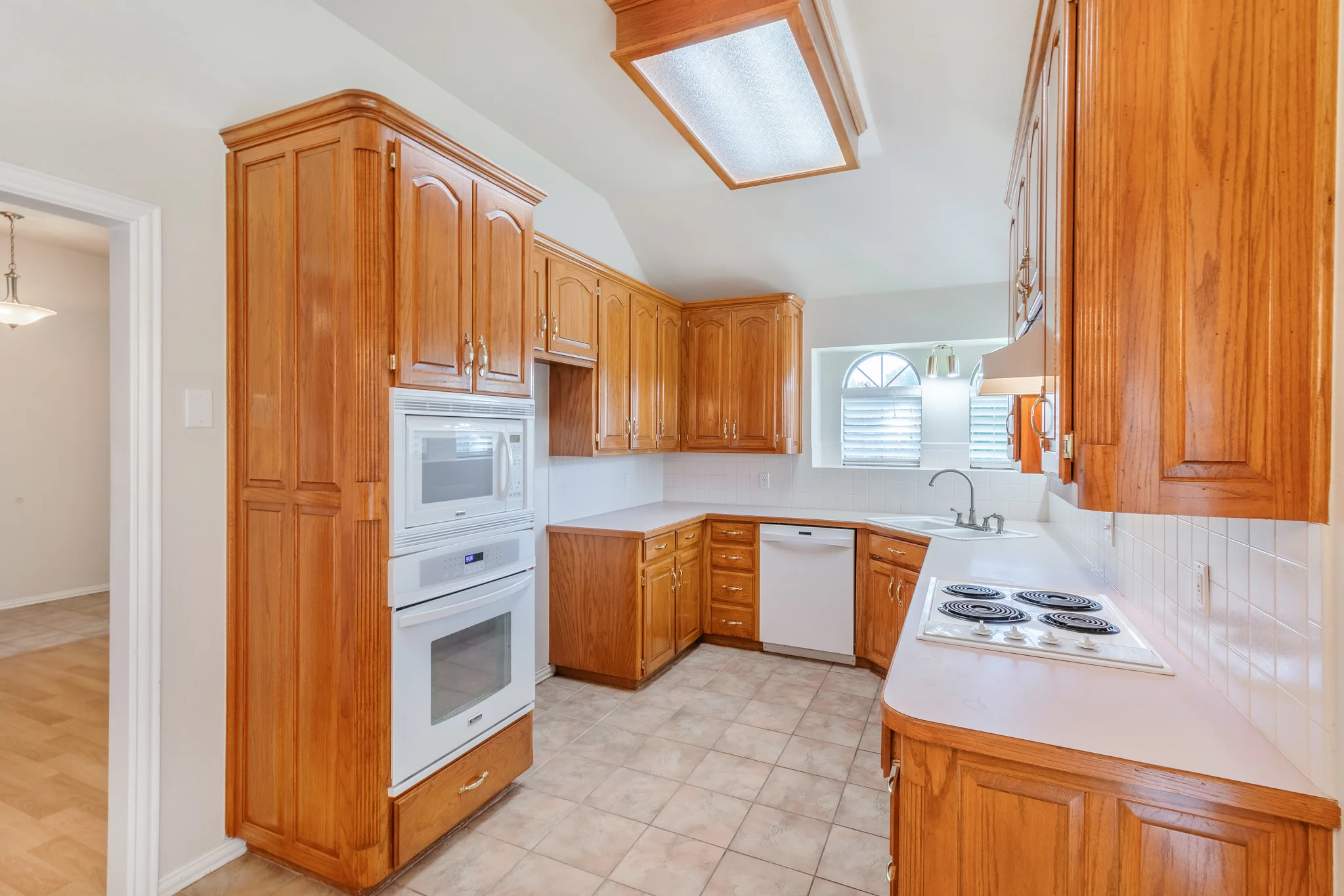 5200BradleyLn_HDR-29.jpg