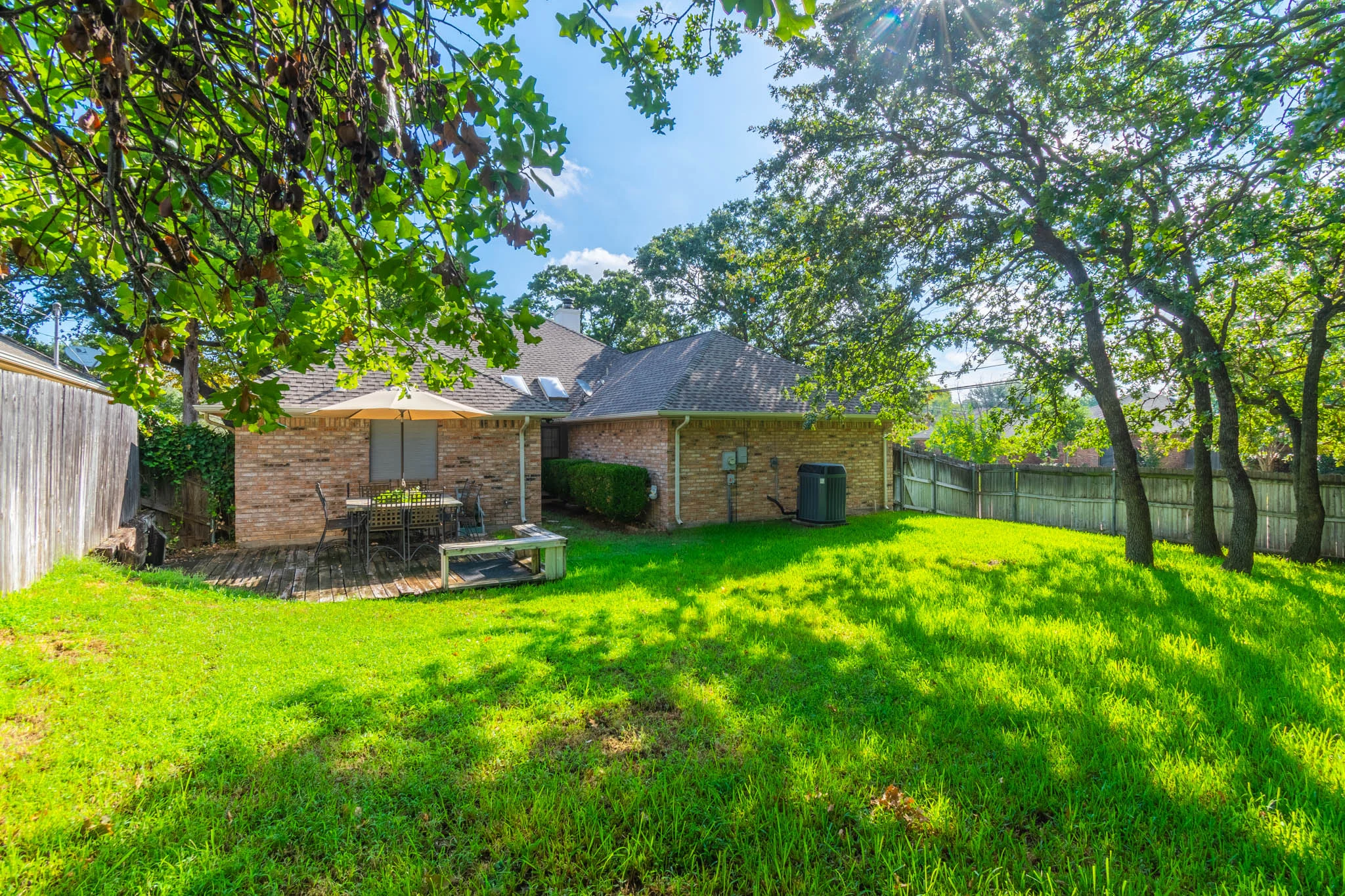 5200BradleyLn_HDR-10.jpg